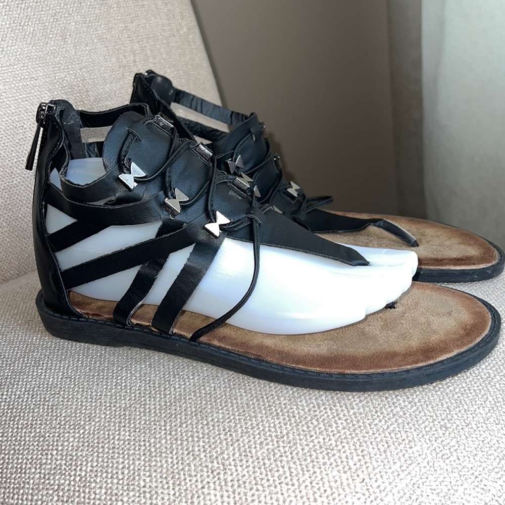 Extreme Sandals